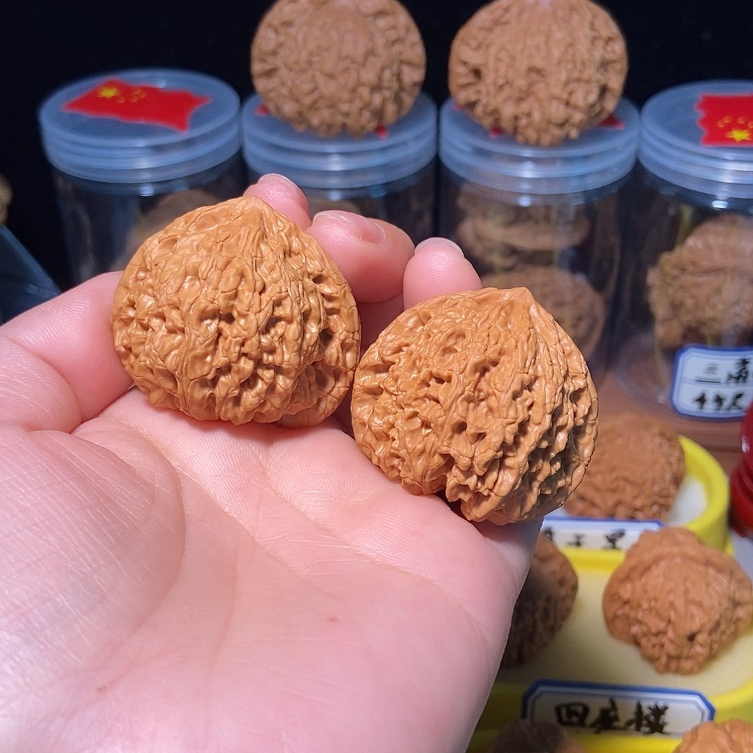 文玩核桃吊坠全品虎头王