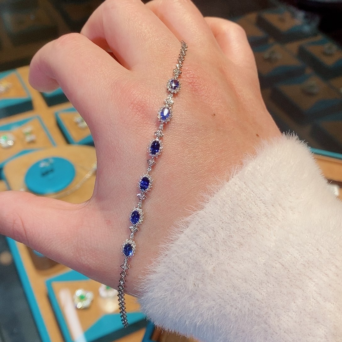 蓝宝石手链18K金镶嵌1.75克拉