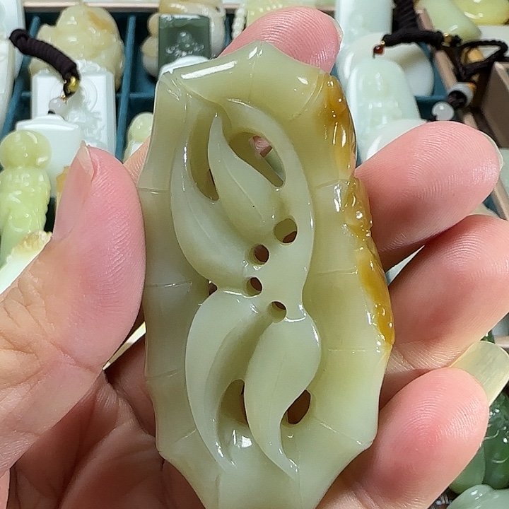 颈饰未镶嵌和田玉