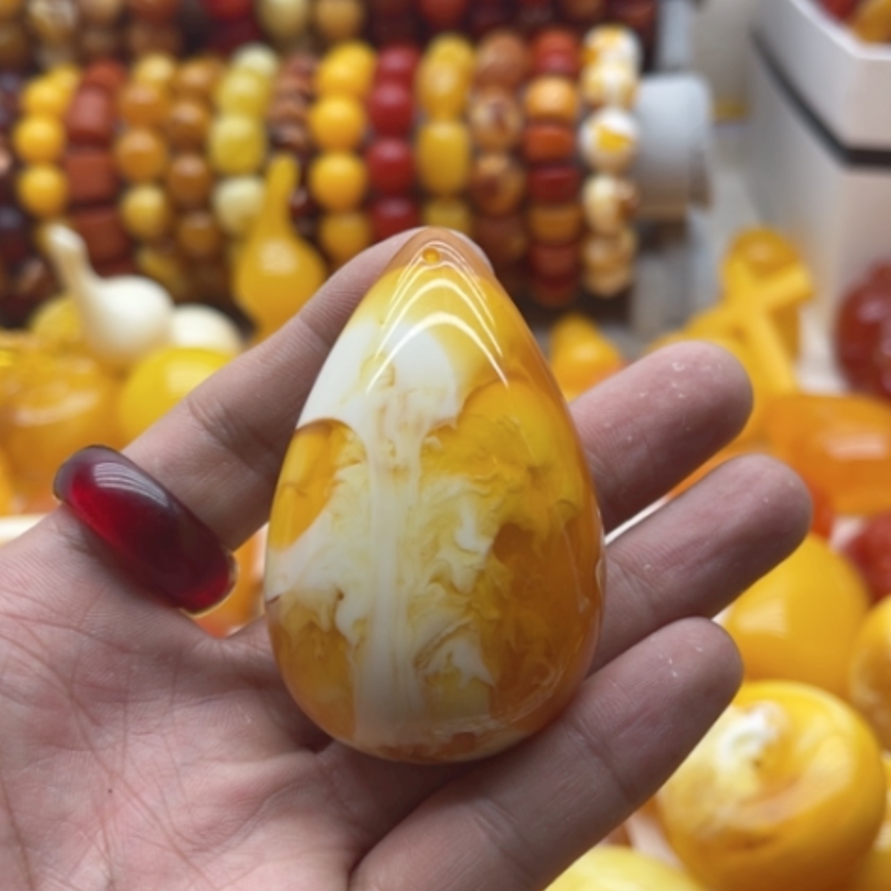 【闪购商品】蜜蜡颈饰未镶嵌?****?蜜蜡水滴