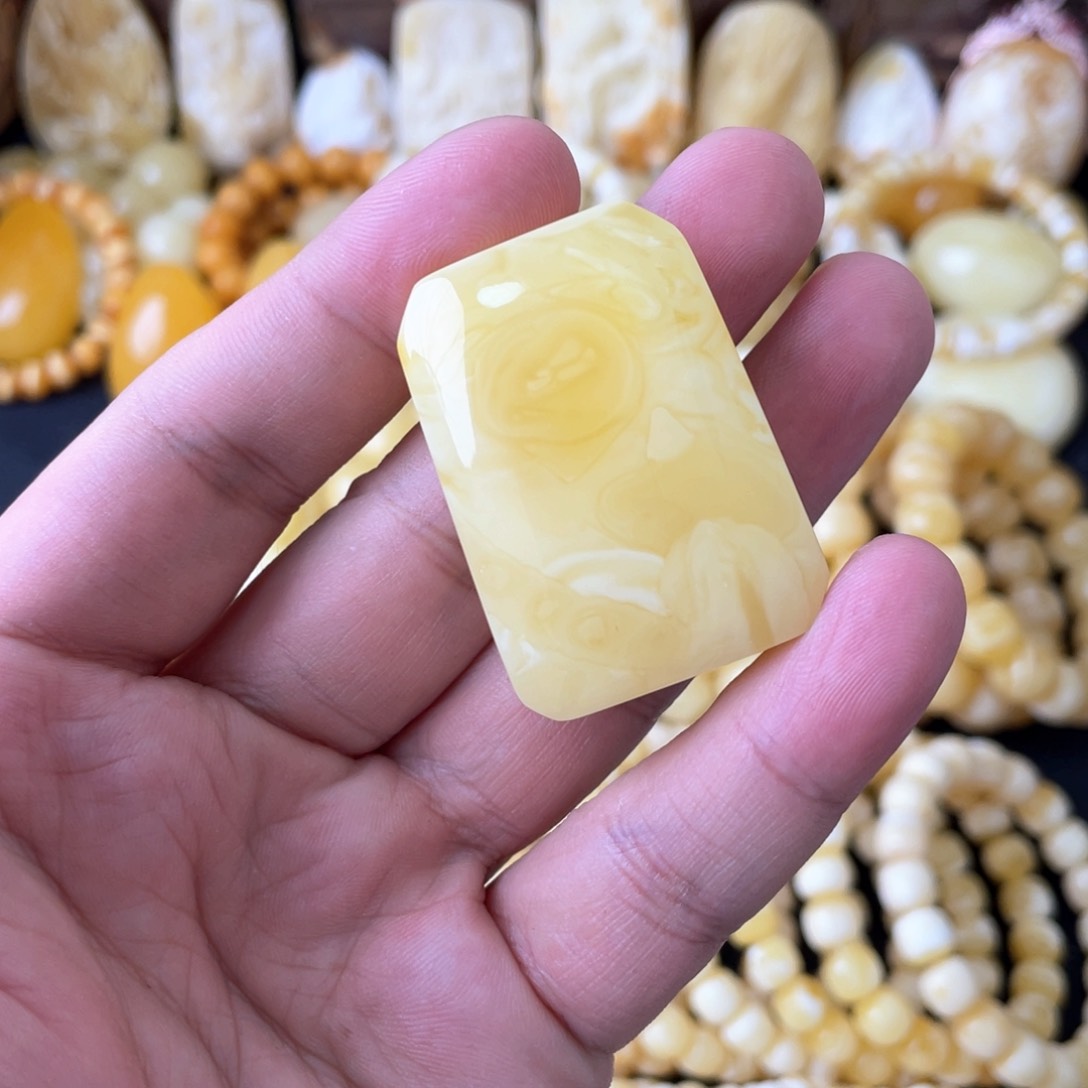 琥珀裸石未镶嵌俄料妖白花无事牌