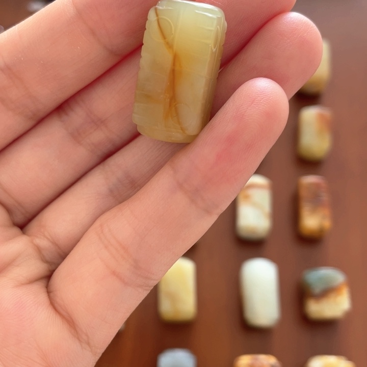 蛇纹石玉未镶嵌配饰2