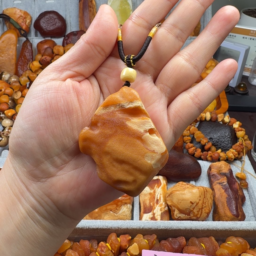 定制琥珀未镶嵌花蜡原石吊坠