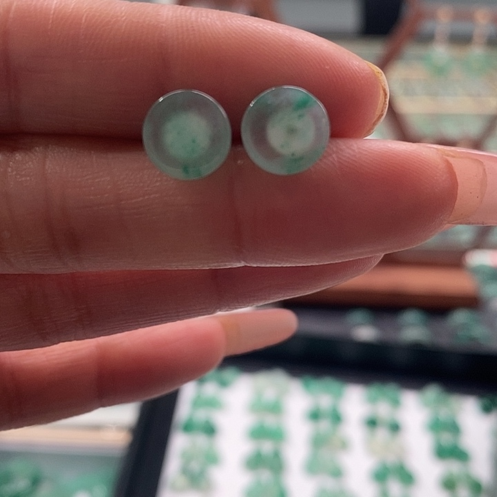 石英质玉（非洲翠）22K金镶嵌耳钉