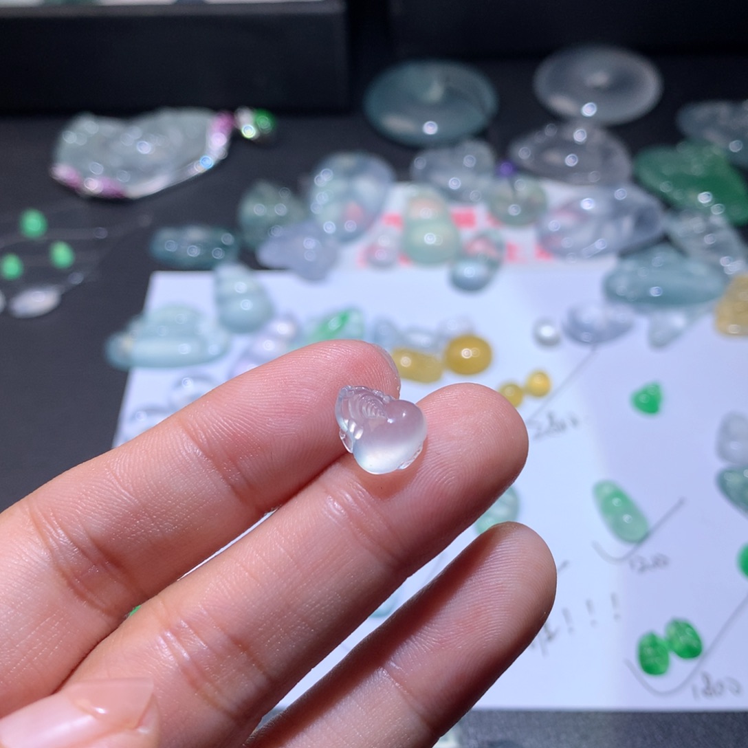 翡翠颈饰未镶嵌金蟾