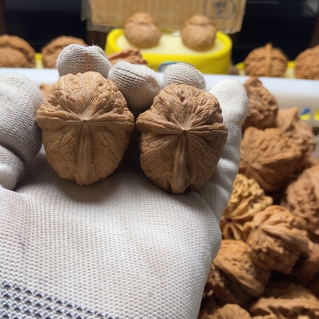 鱼***号文玩核桃吊坠元宝三棱