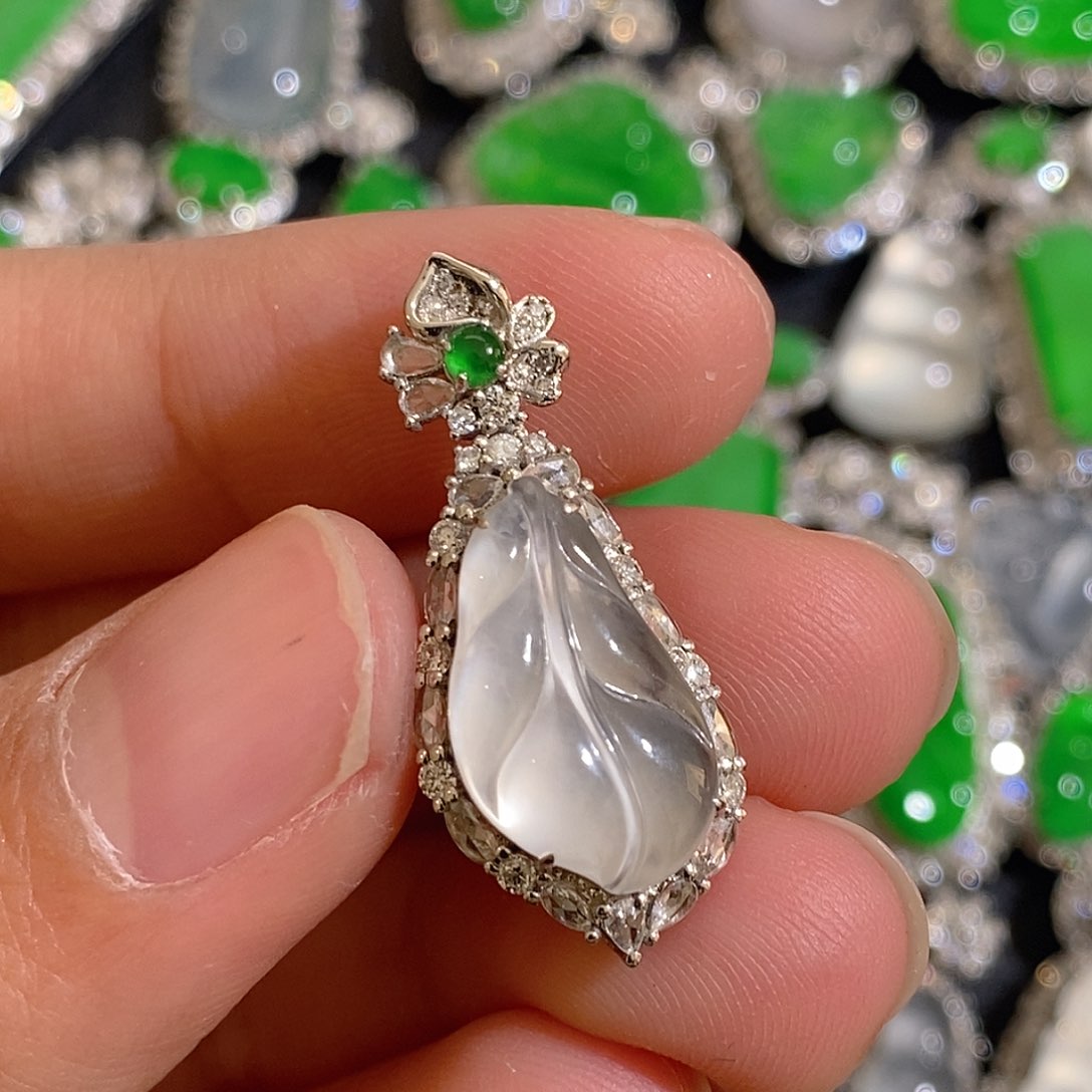 翡翠颈饰18K金镶嵌天然缅甸A货翡翠