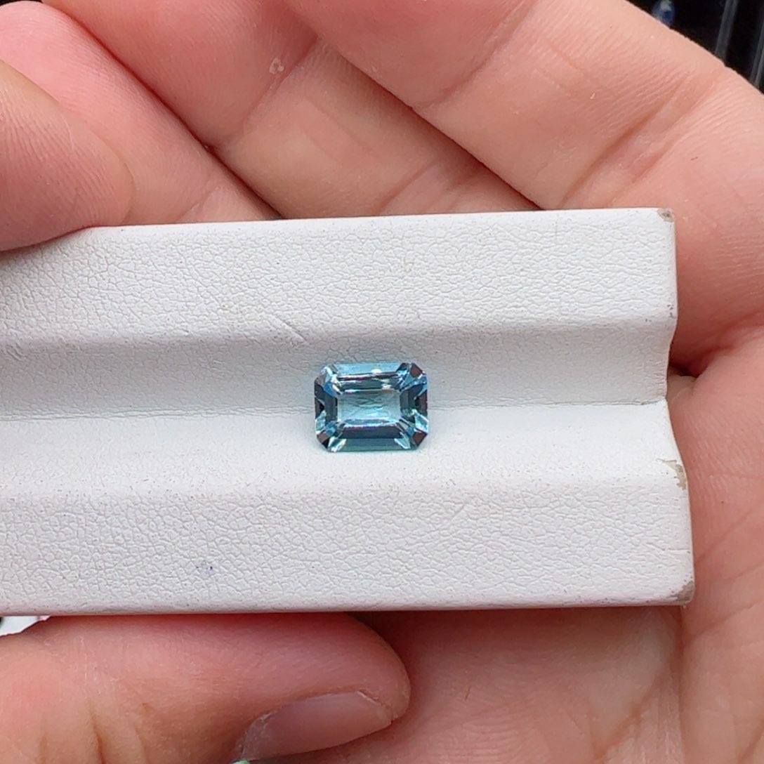 海蓝宝石裸石未镶嵌1.75克拉圣玛利亚