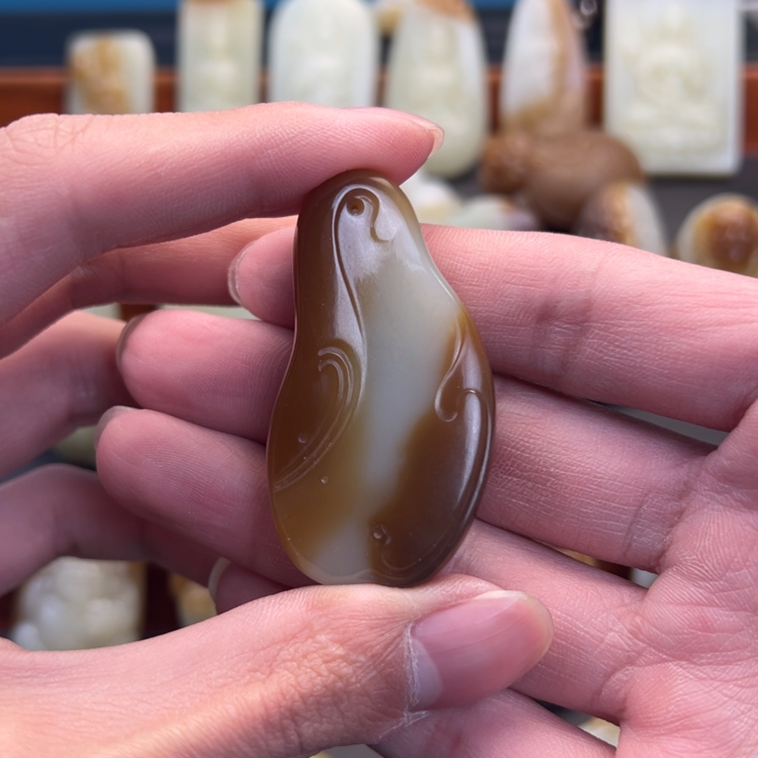 和田玉（糖玉）未镶嵌颈饰