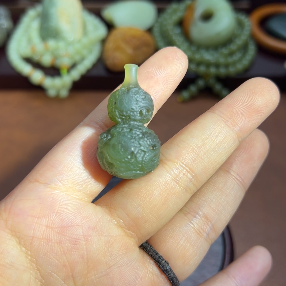 和田玉未镶嵌珠宝奇石