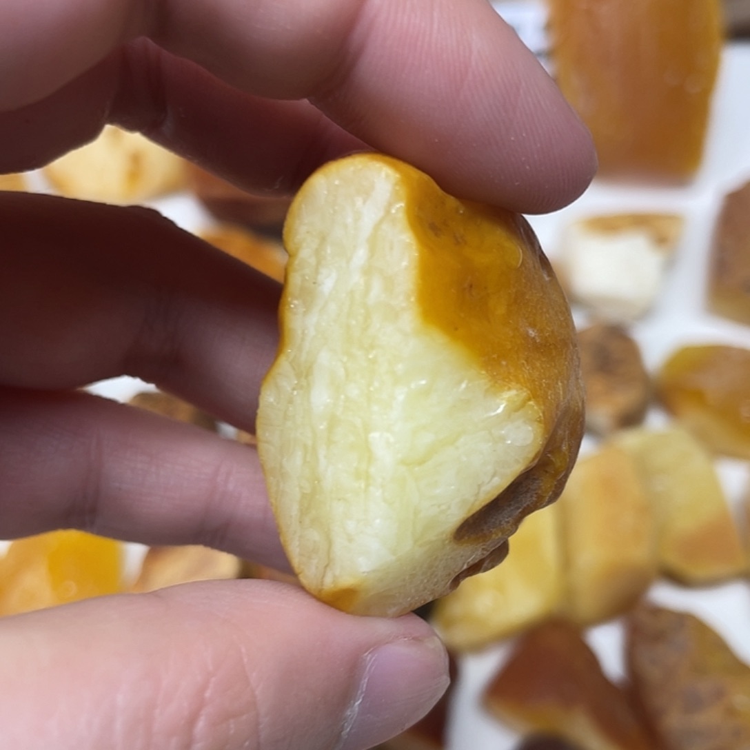 定制琥珀未镶嵌原矿琥珀