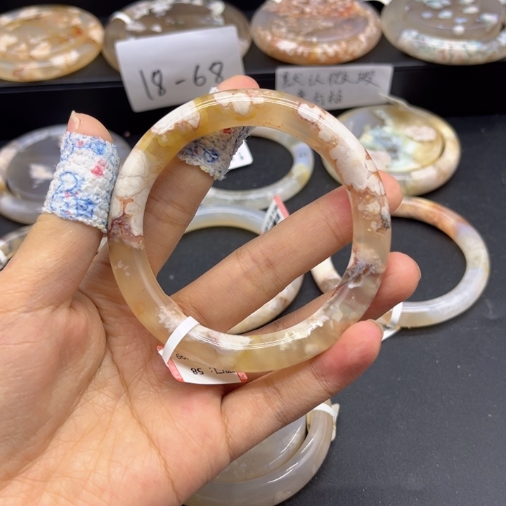 没***使玛瑙/玉髓未镶嵌颈饰