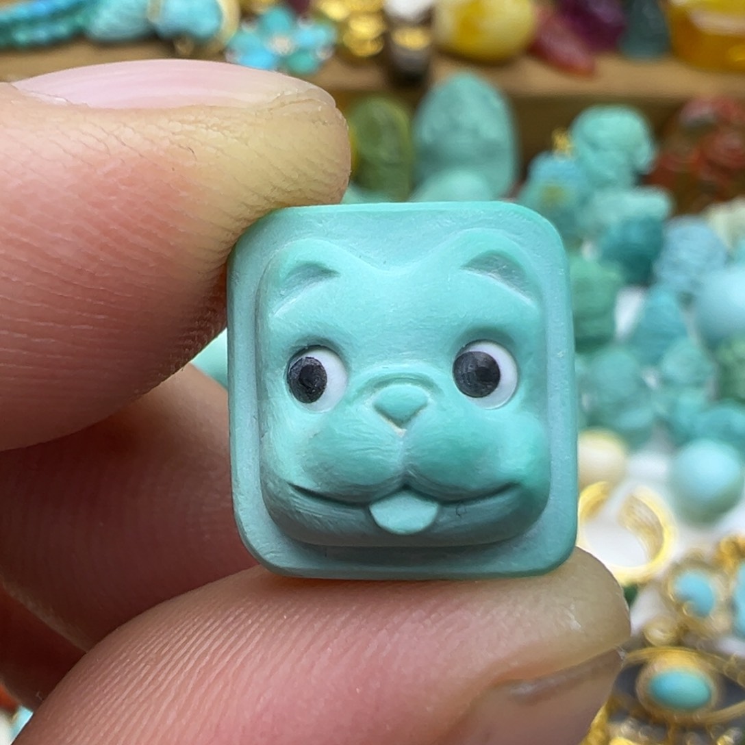 绿松石颈饰未镶嵌