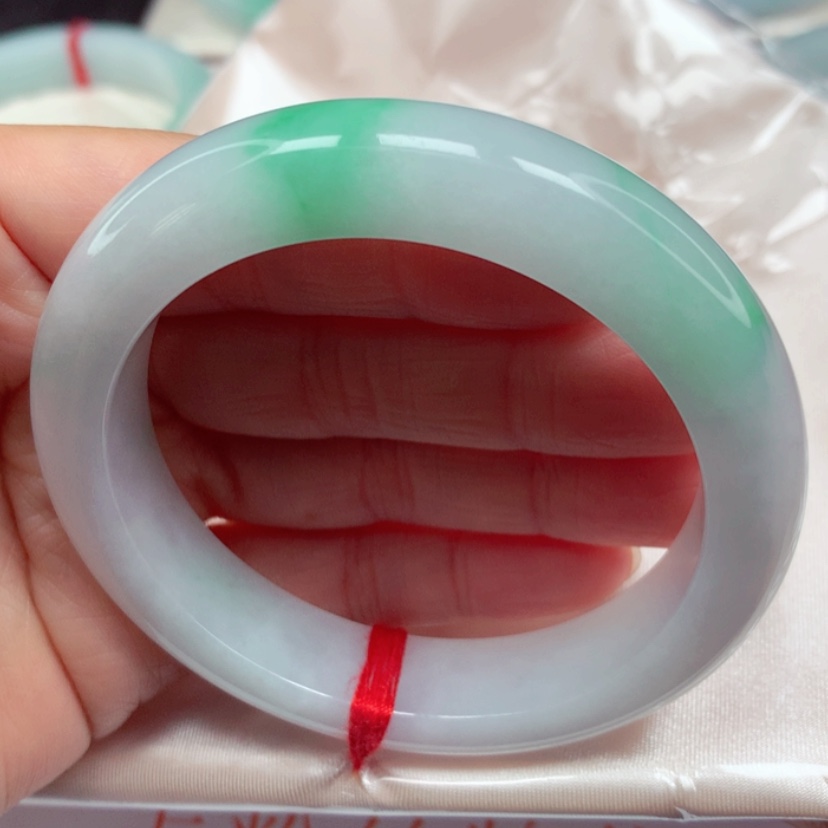 【闪购商品】翡翠手镯未镶嵌冰糯白底青手镯5455圈36号