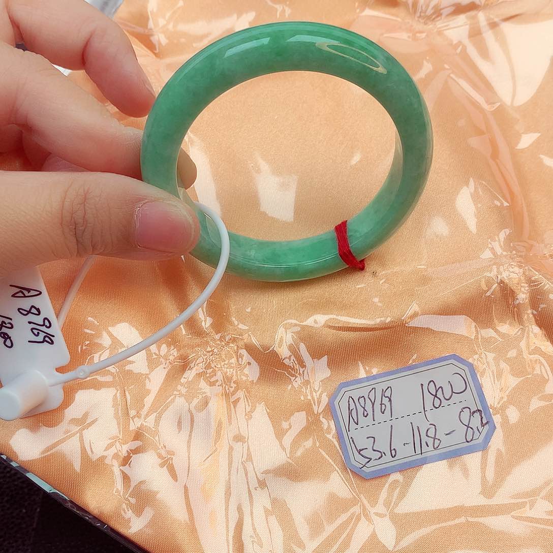 翡翠手镯未镶嵌天然缅甸翡翠A货