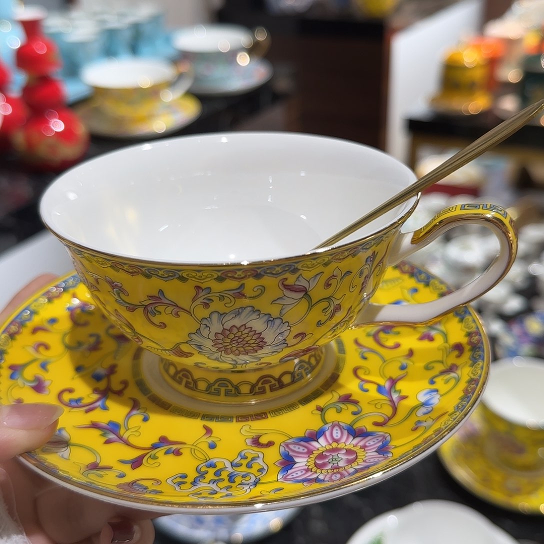 骨瓷珐琅彩工艺制作