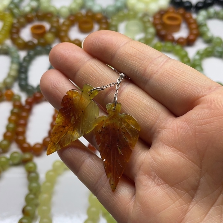 蛇纹石玉耳坠未镶嵌