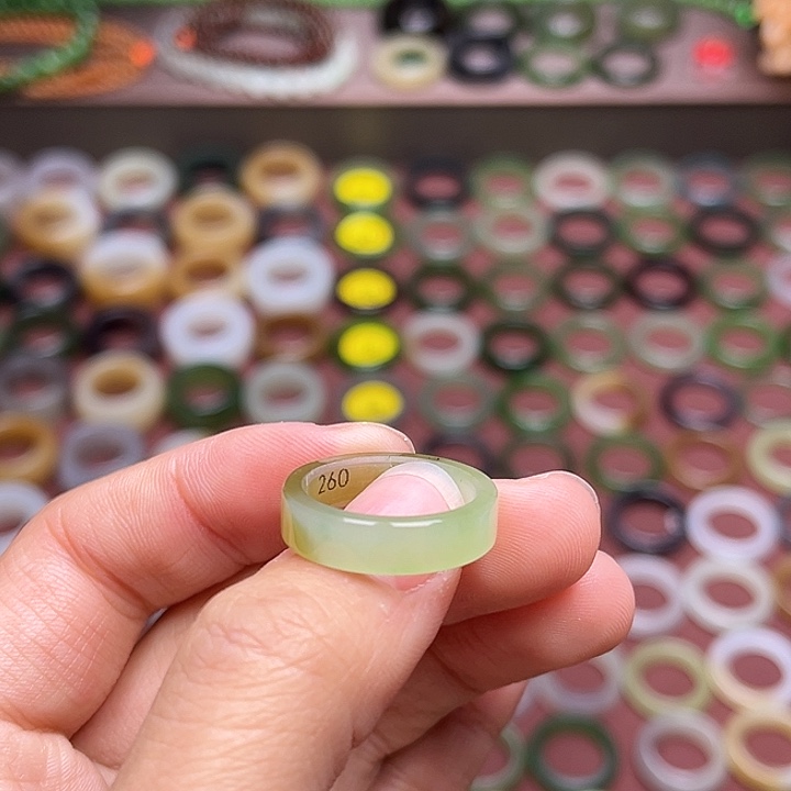 和田玉戒指未镶嵌11码猕猴桃 