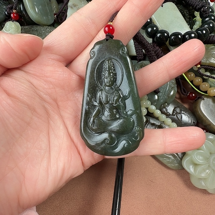 和田玉颈饰未镶嵌