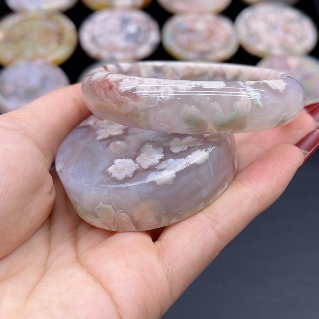 玛瑙/玉髓手镯未镶嵌57