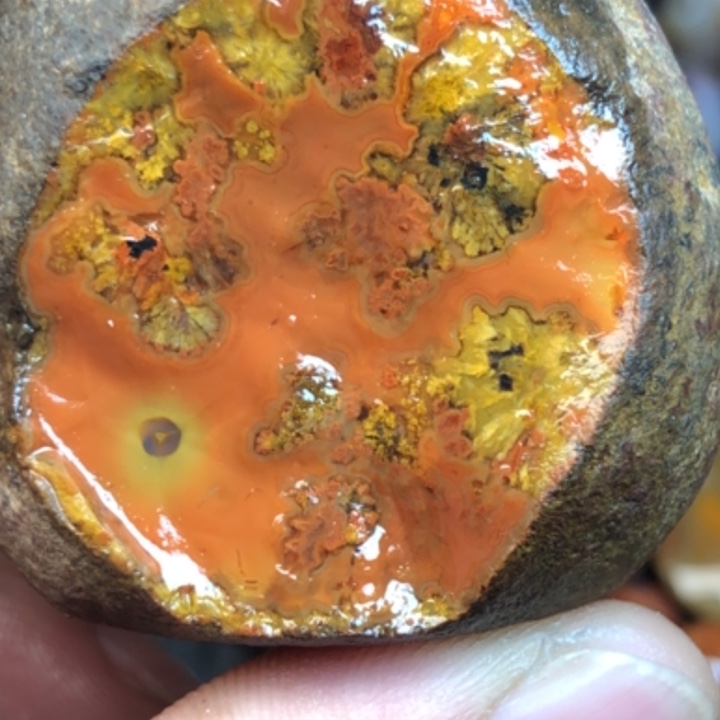 玛瑙/玉髓颈饰合金撑**人