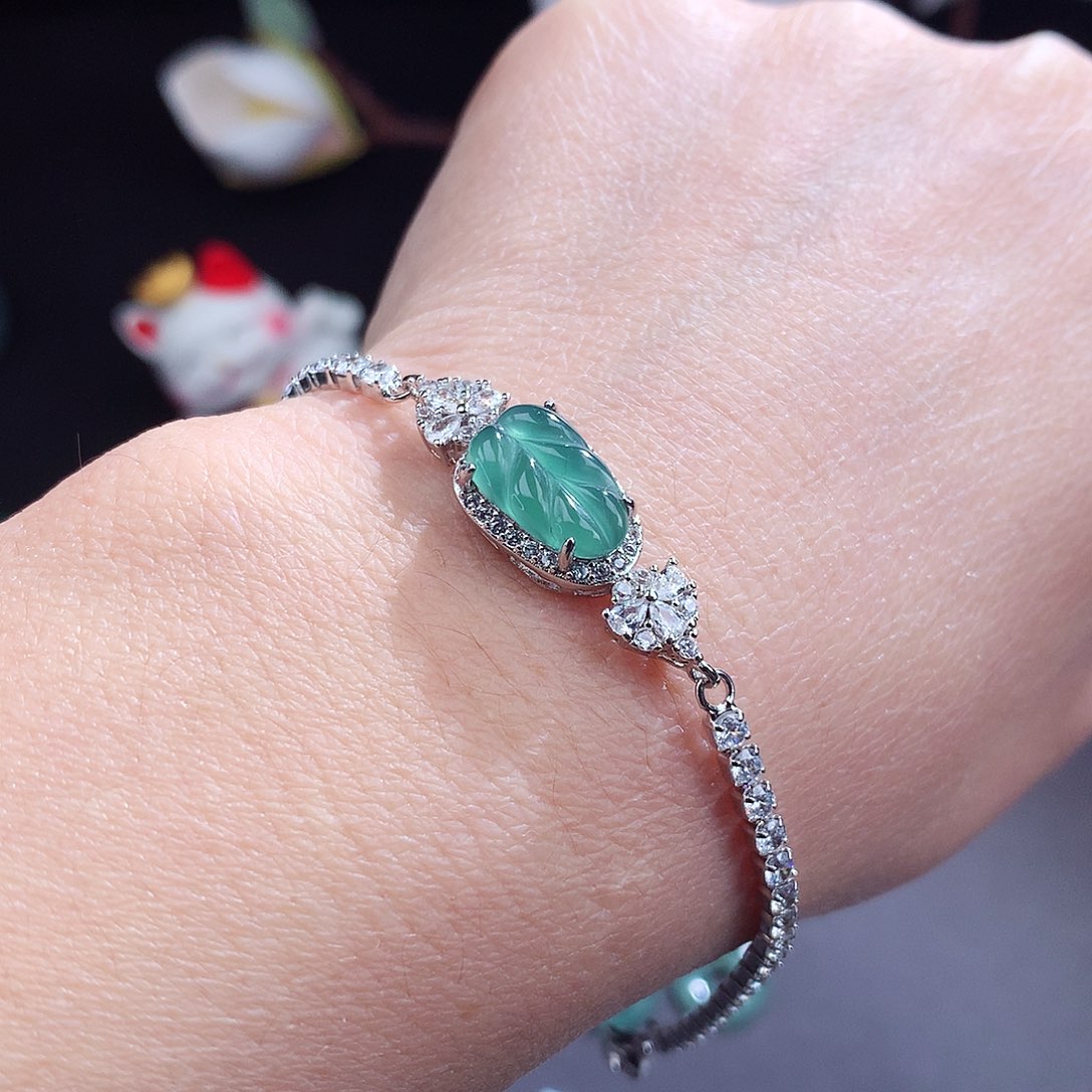 翡翠手镯（圆镯）未镶嵌