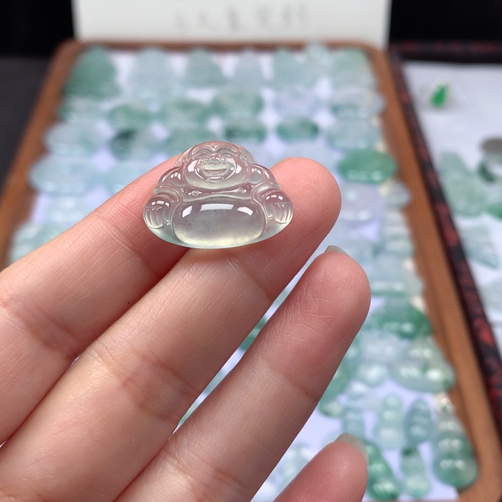 颈饰未镶嵌翡翠高冰晴底佛公