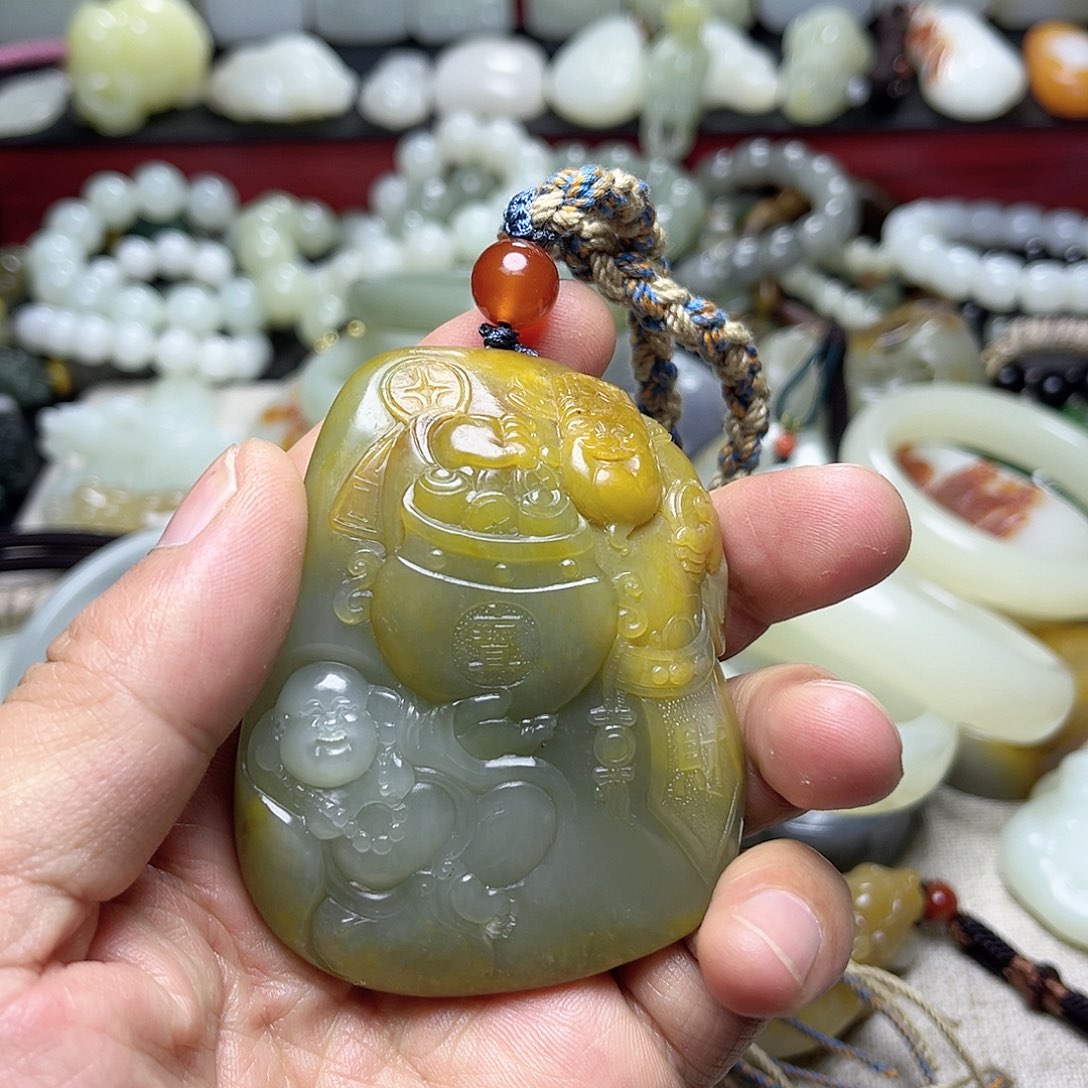 和田玉把件未镶嵌状*