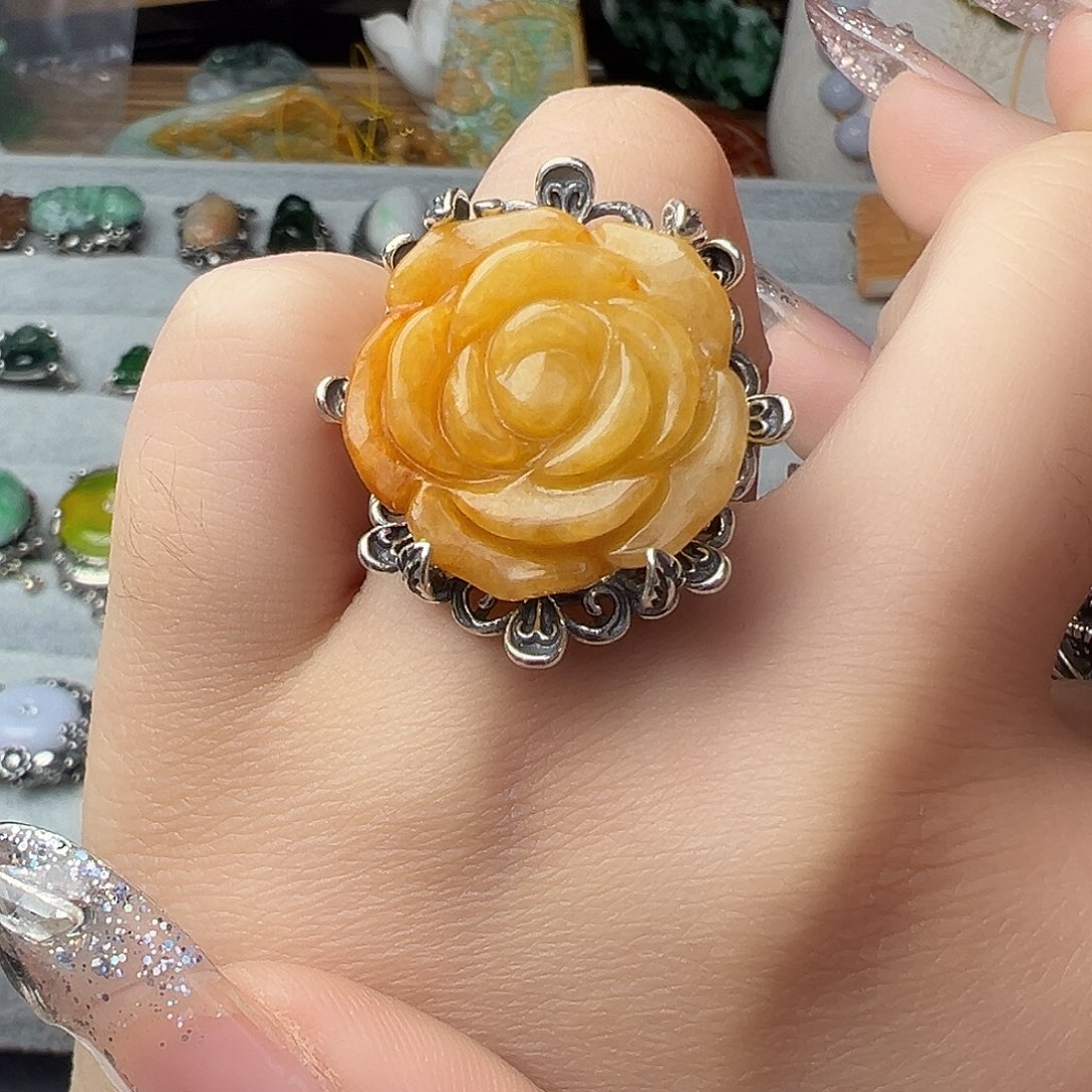 翡翠吊坠(赠链)未镶嵌余****康吊坠