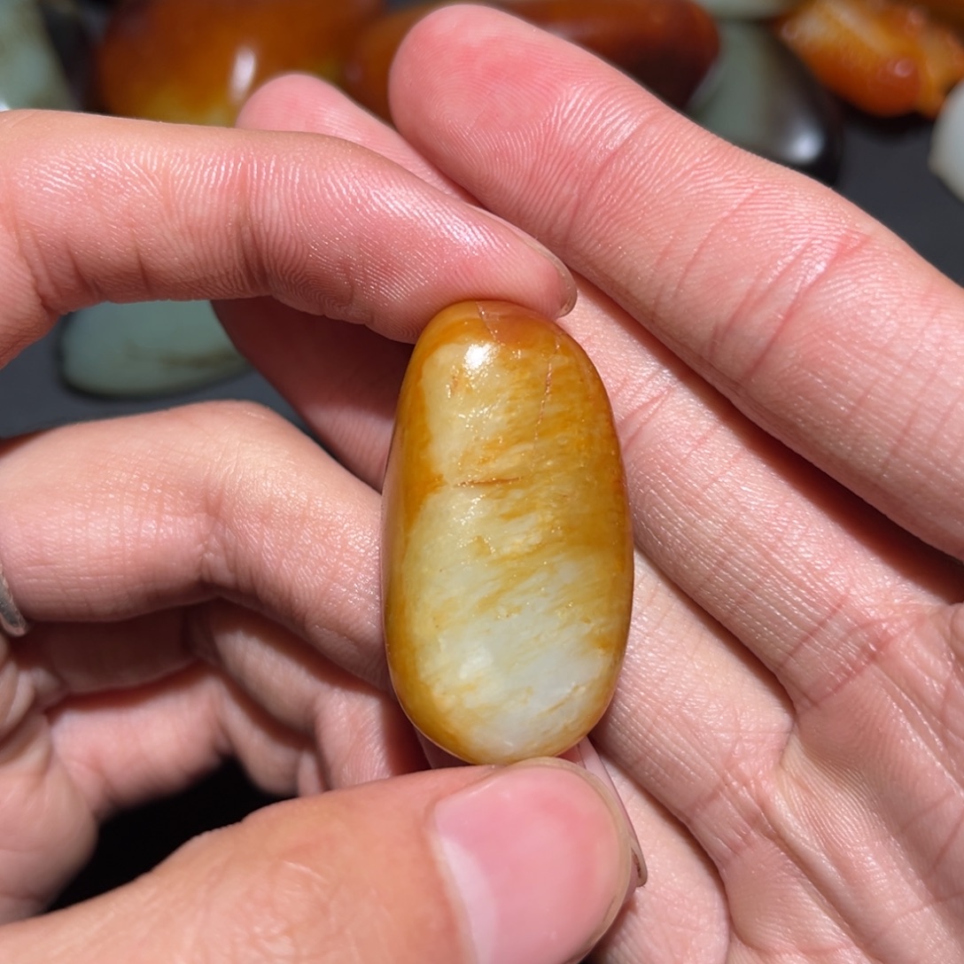 和田玉未镶嵌珠宝奇石