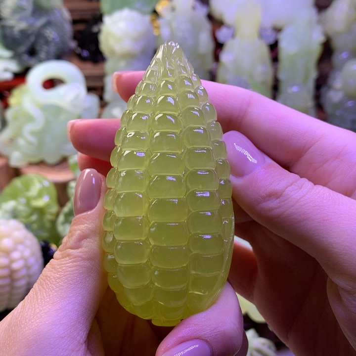 岫玉未镶嵌手把件