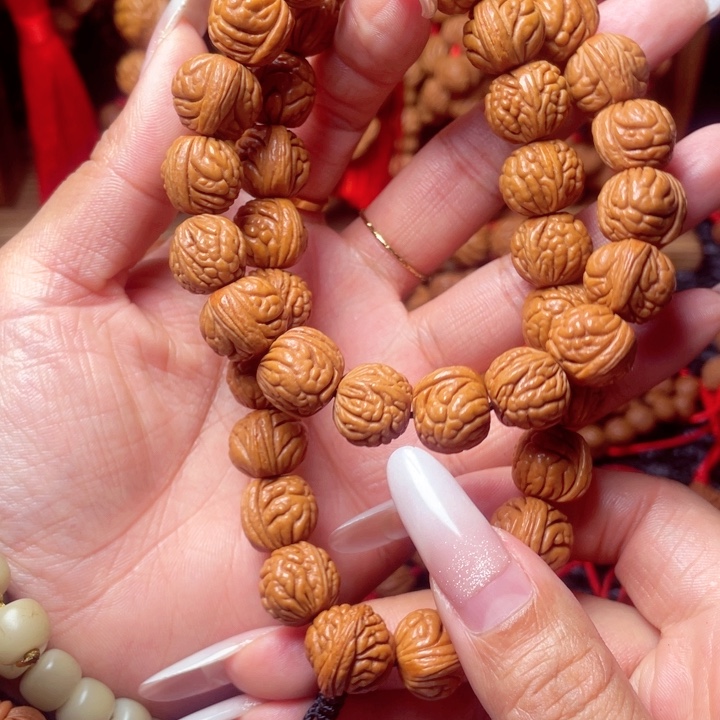 木质类龙纹桃枭手串