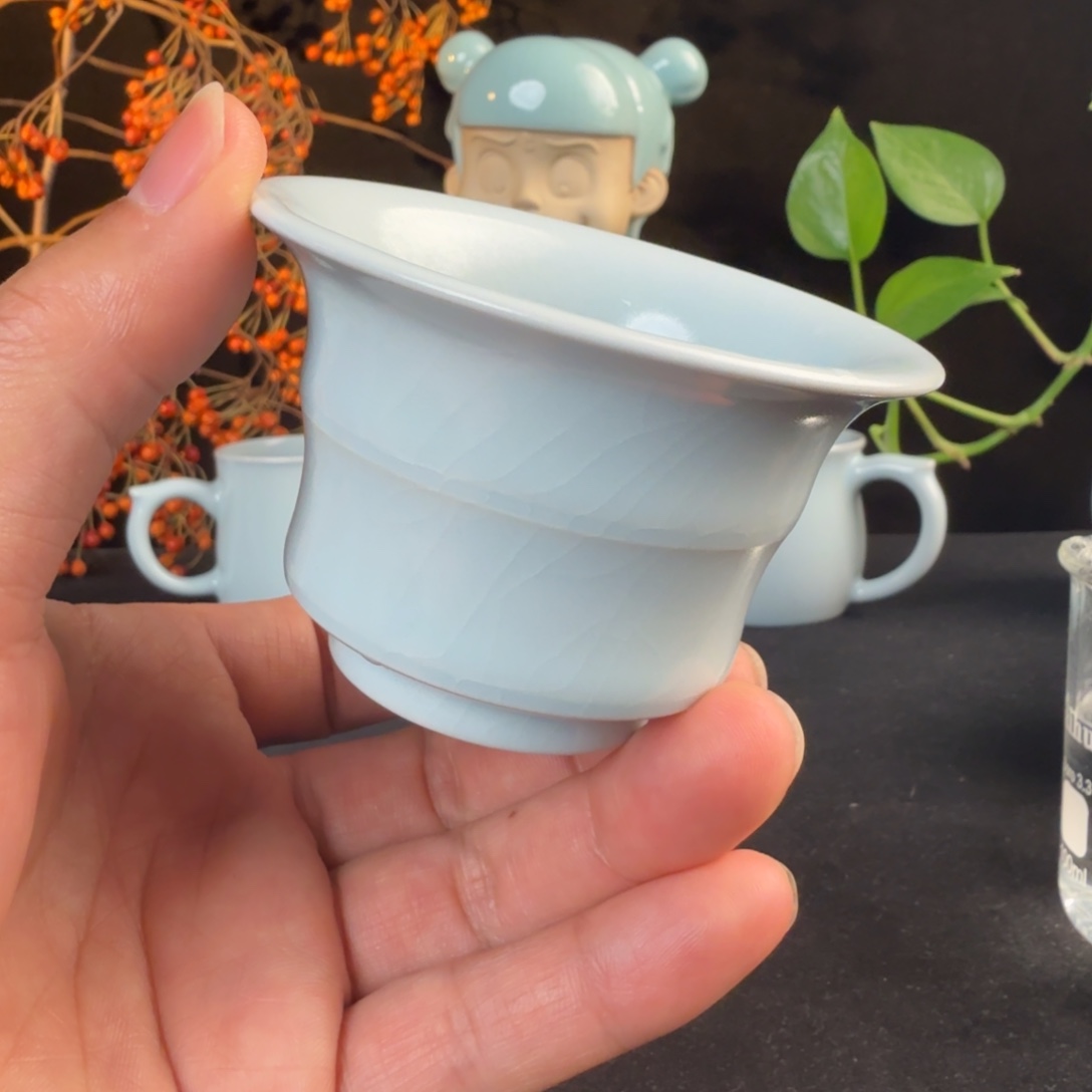 摆件陶汝瓷月白竹节马蹄杯