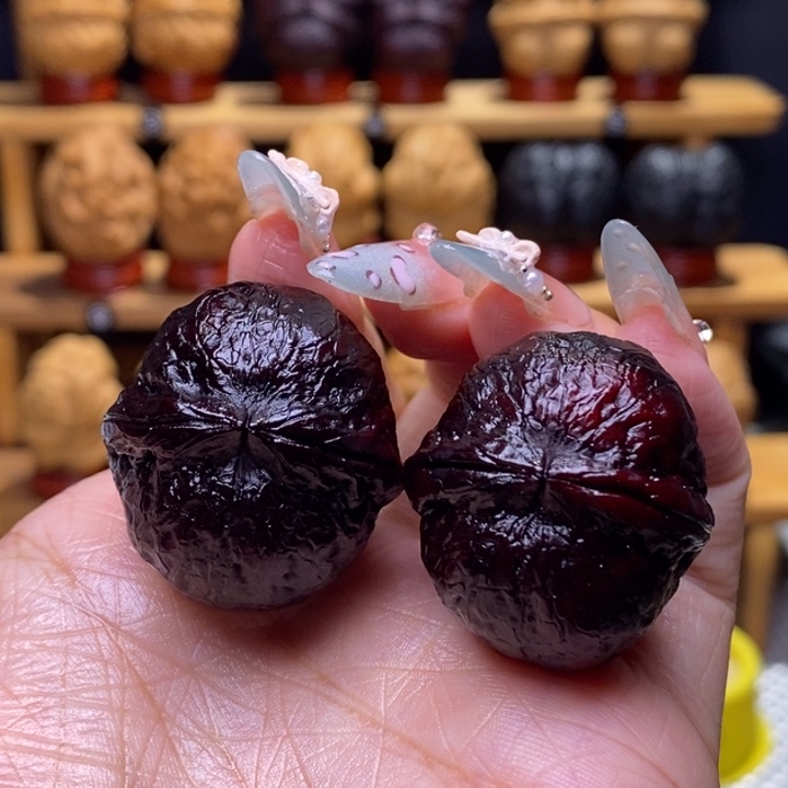 文玩核桃把件龙珠30号32