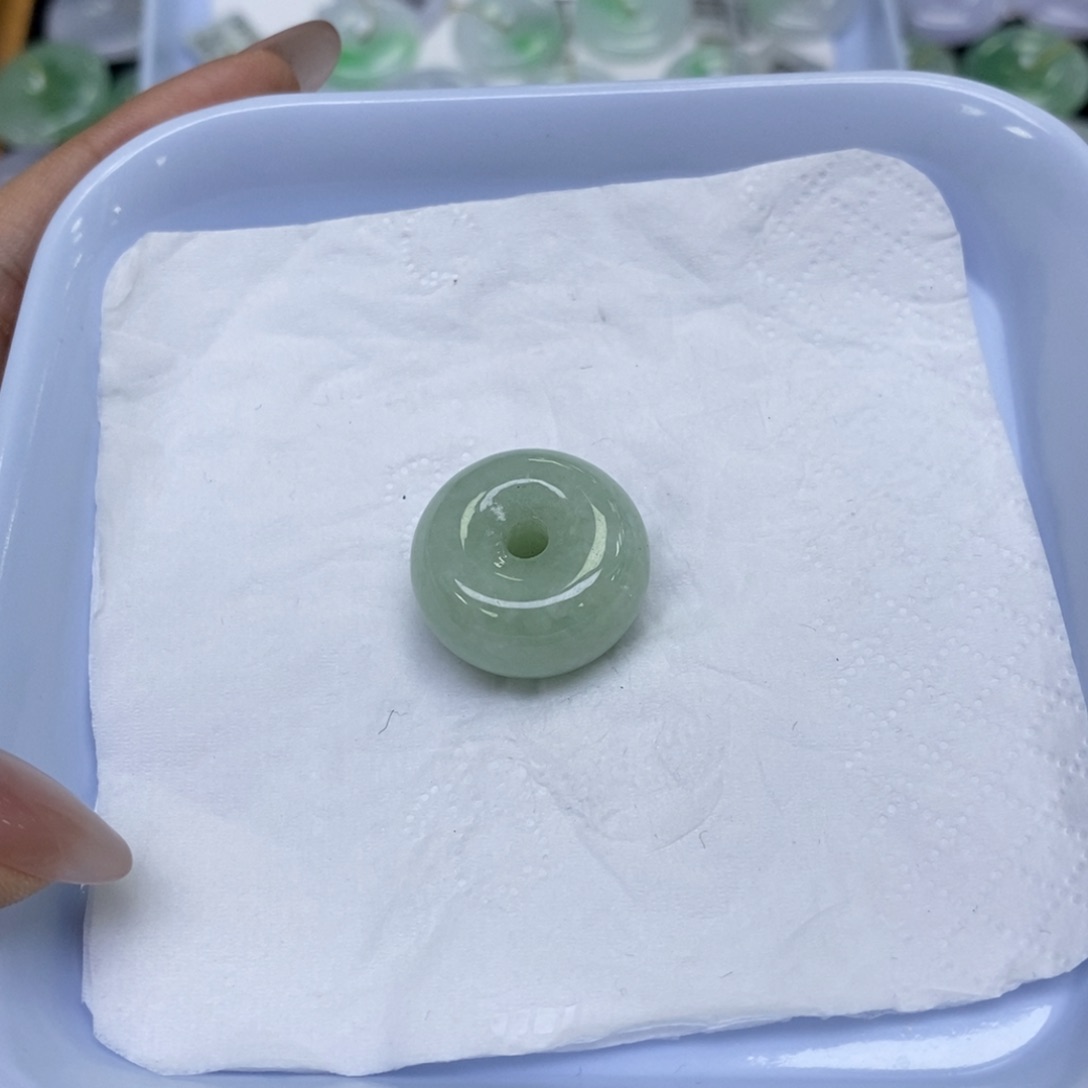 颈饰未镶嵌翡翠丫**'面包扣