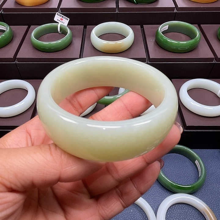 和田玉未镶嵌手镯5960