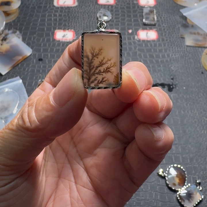 o***o玛瑙/玉髓未镶嵌珠宝奇石