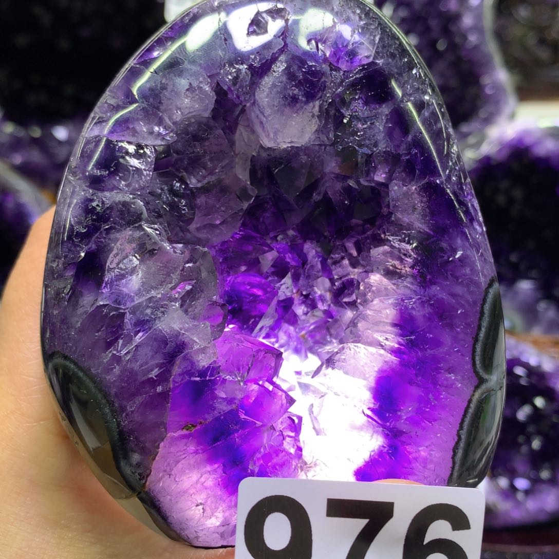 水晶摆件未镶嵌抛皮晶洞