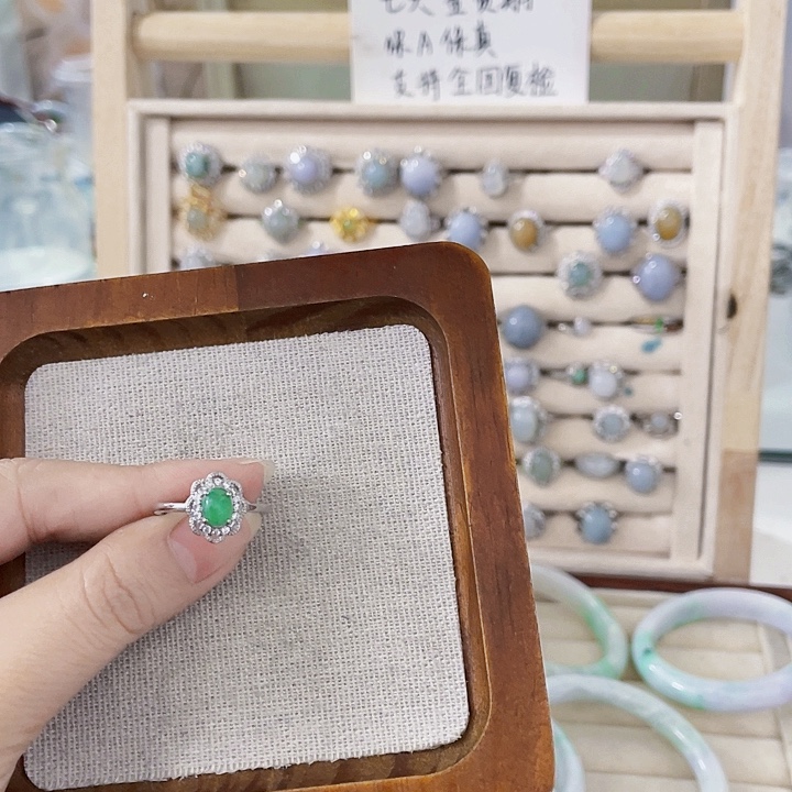 翡翠未镶嵌颈饰天然翡翠Ａ货