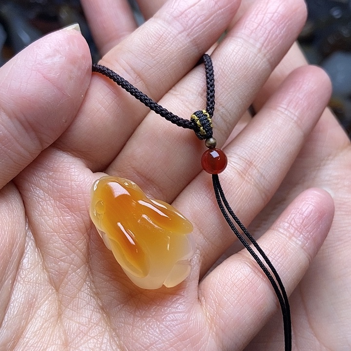 玛瑙/玉髓未镶嵌颈饰香*莲