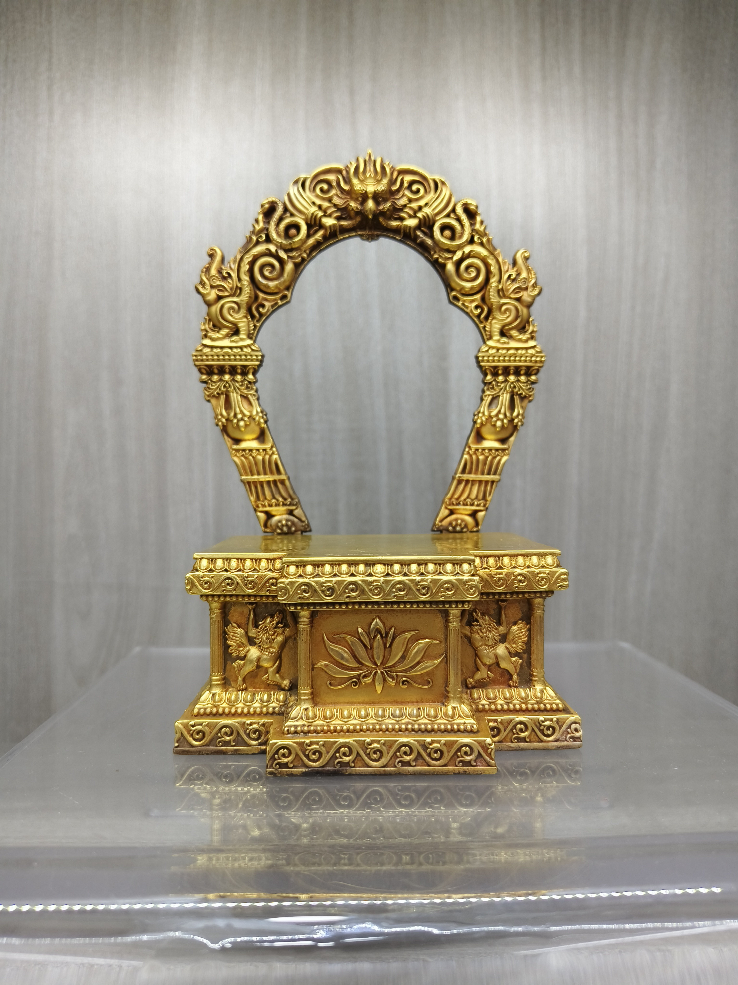 精铸紫铜鎏金法台【可坐10公分造像】 高18cm