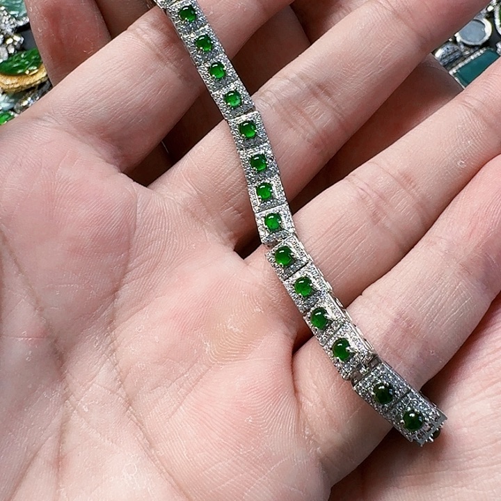 翡翠颈饰未镶嵌天然A货翡翠放漏