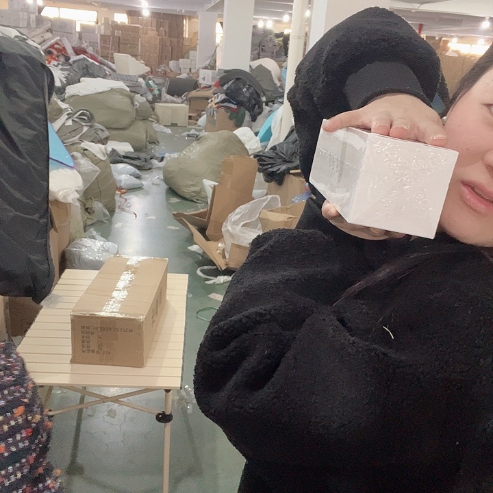 白色收纳盒洗发水啦啦啦