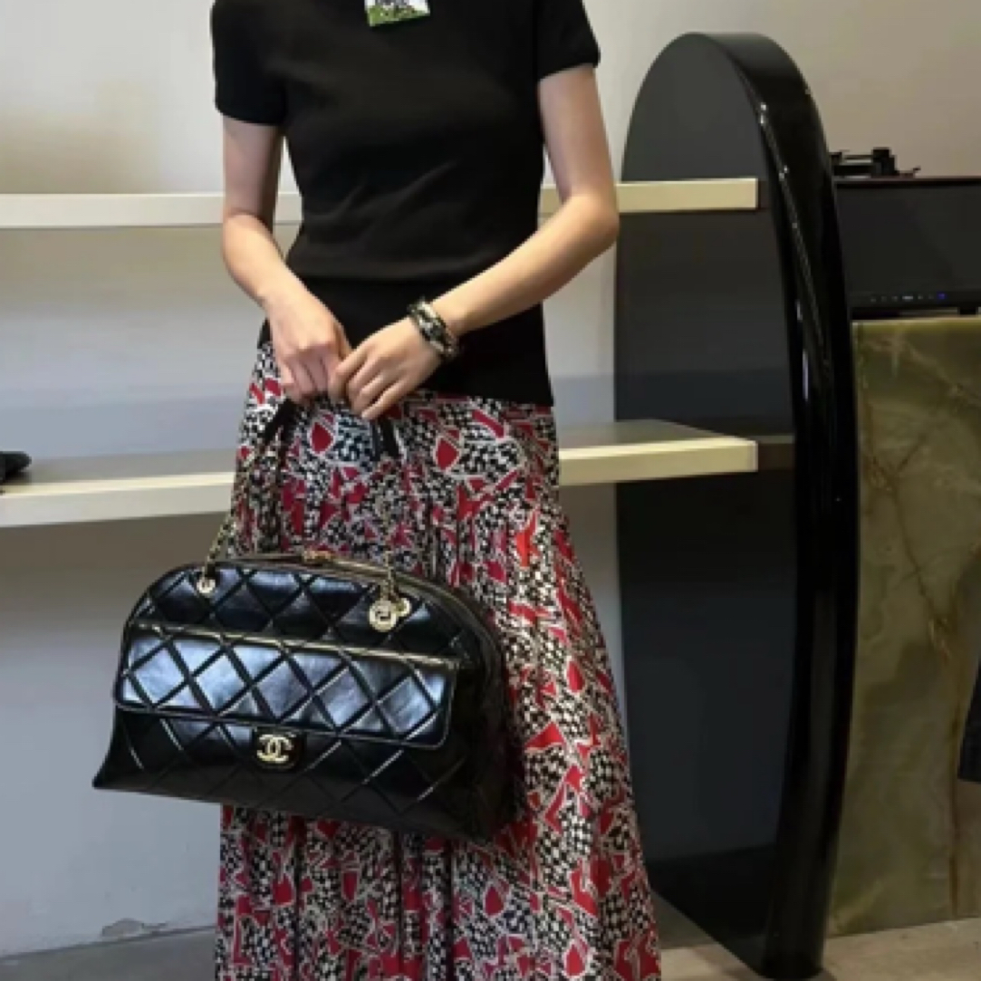 99新 Chanel/香奈儿 23C黑金油蜡保龄球maxi单肩包/73158 经典ins