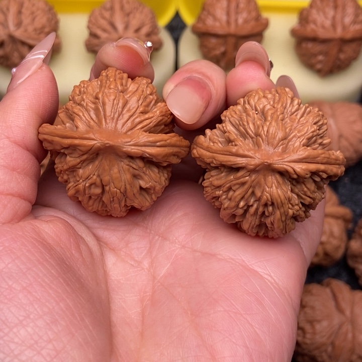 文玩核桃把件39全品虎头