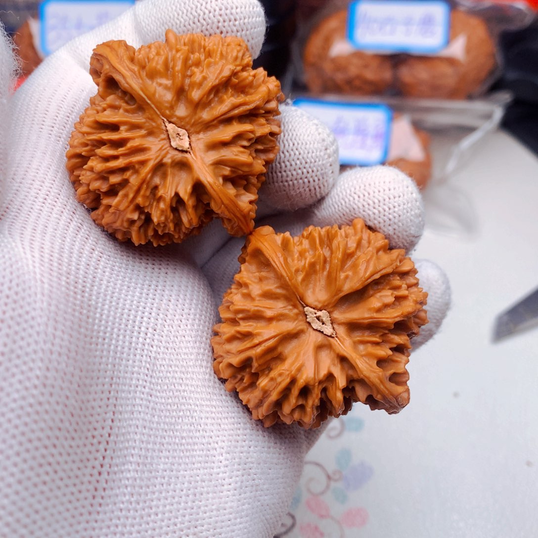 文玩核桃把件冬满天星