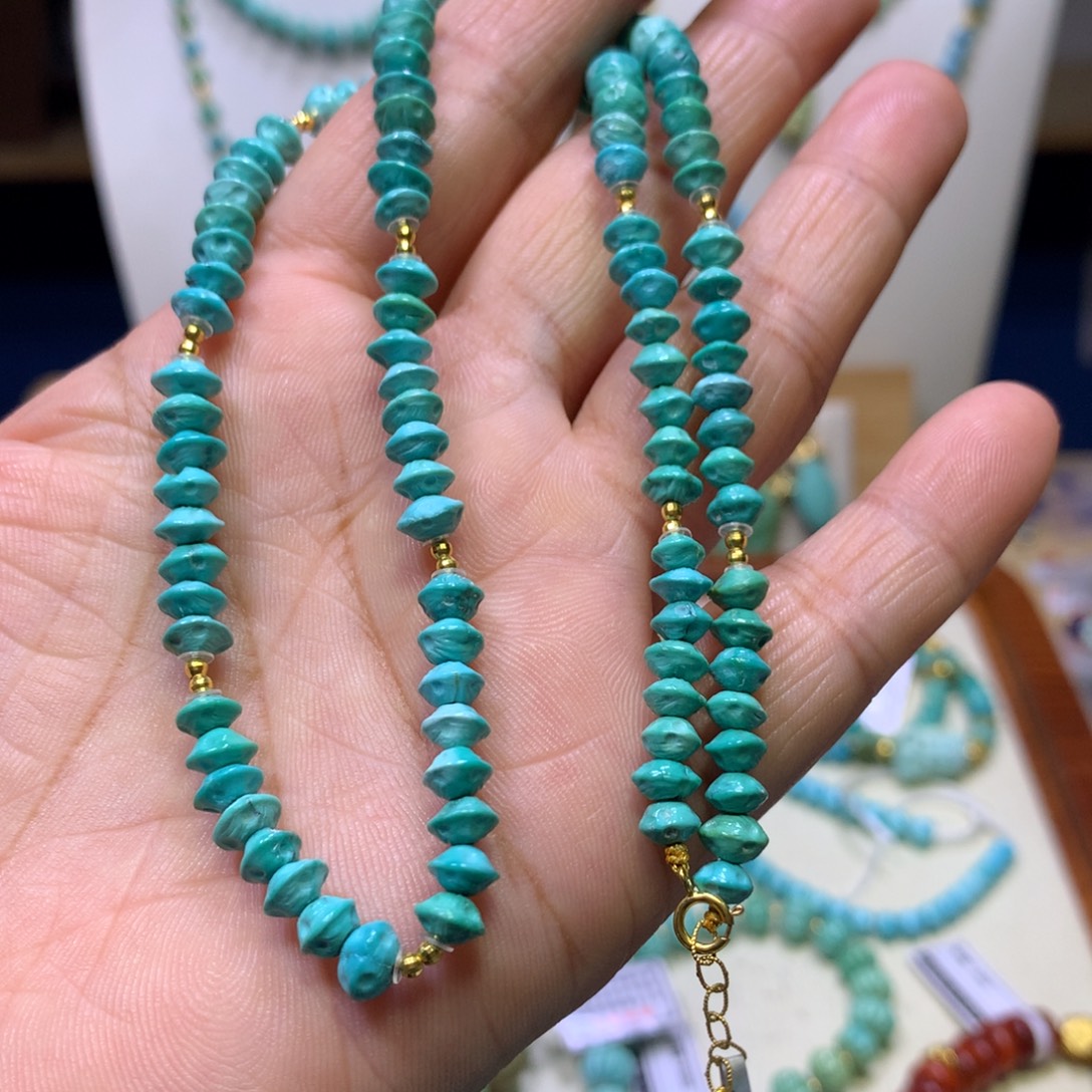 绿松石18K金镶嵌锁骨