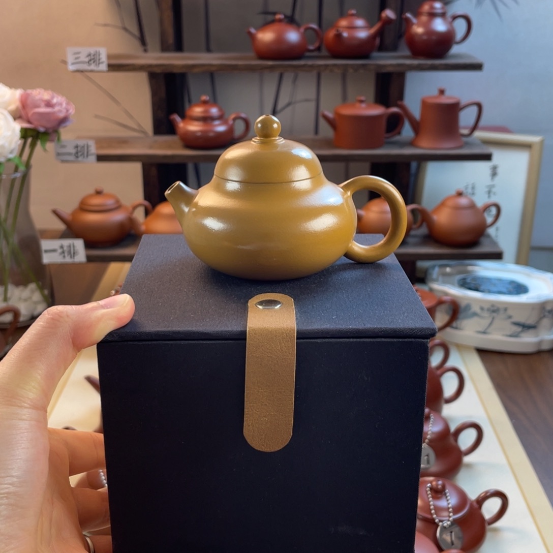 杨*宇紫砂壶黄段泥容天110cc左右