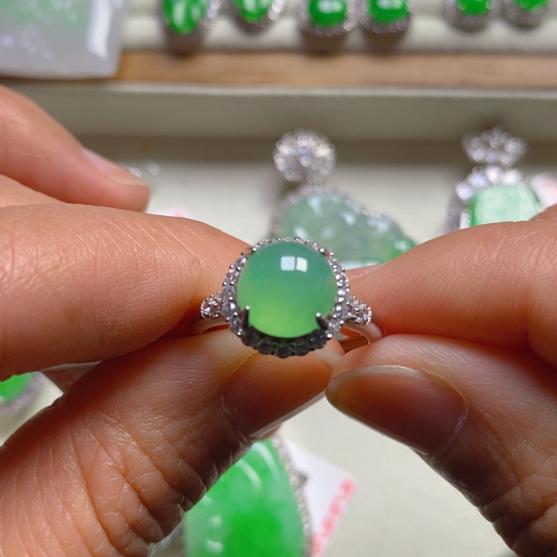 翡翠颈饰银S925镶嵌女戒