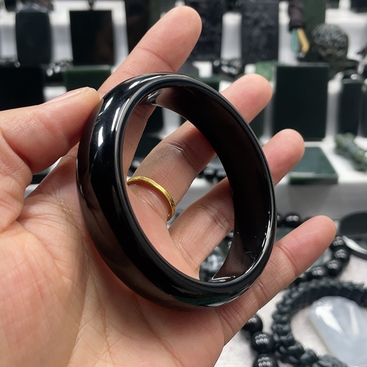 【闪购商品】未镶嵌手镯和田玉（青玉）易*一